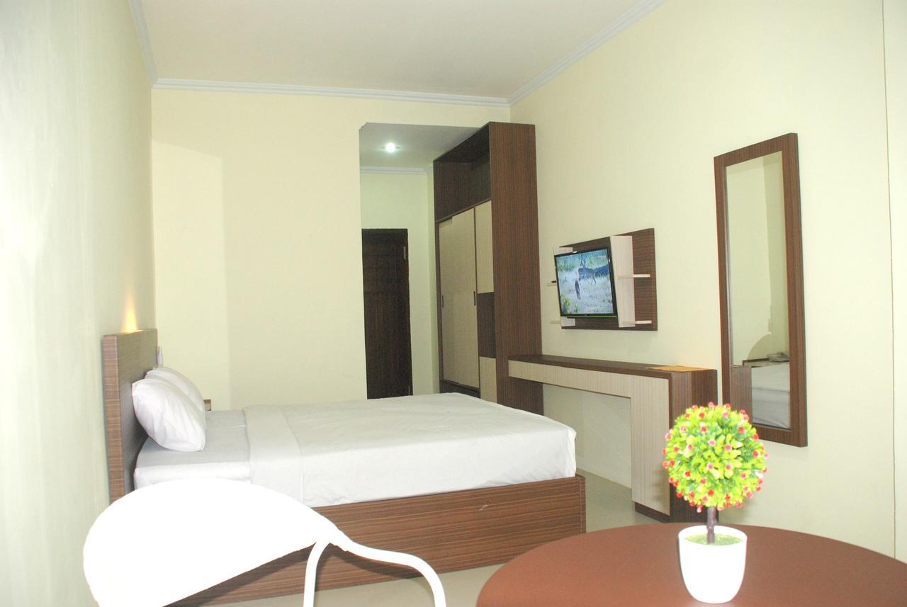 Avon's 2* Manado