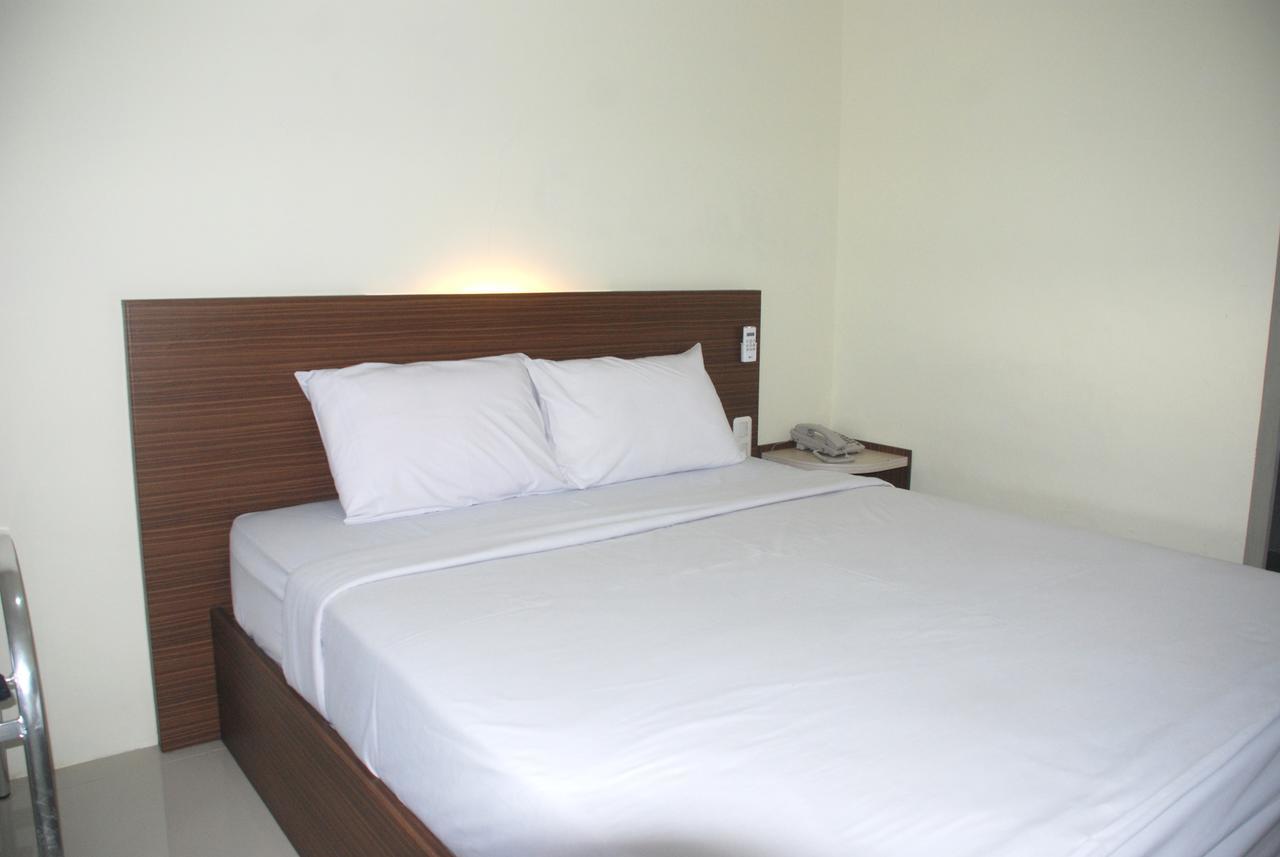Avon's 2* Manado