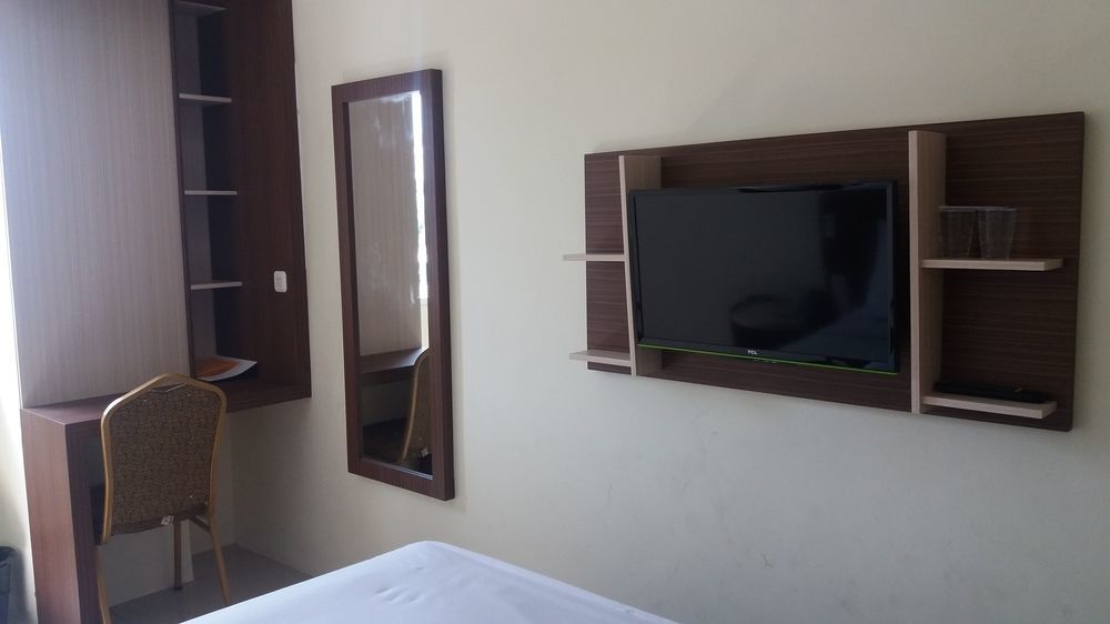 Avon's 2* Manado