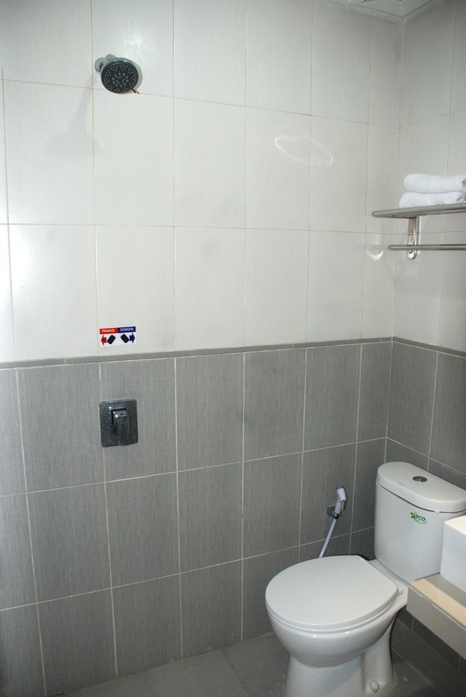 Avon's 2* Manado