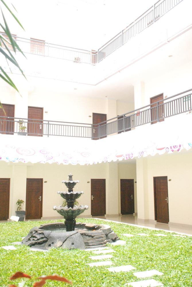 Avon's 2* Manado